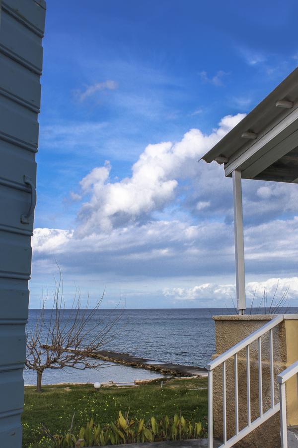 Pelagion II Sea Coral - Beachfront Holiday Home Kypseli Exterior photo