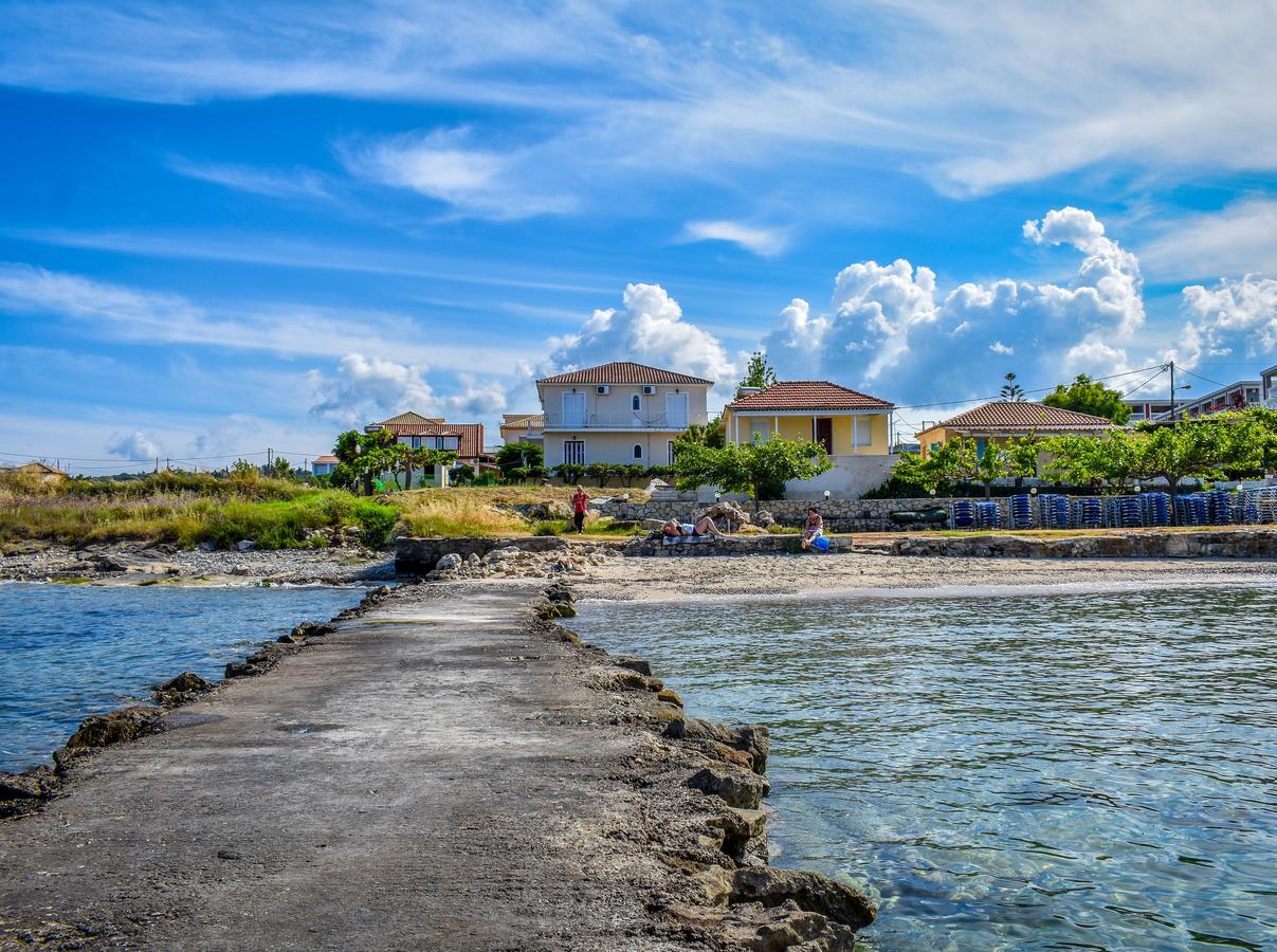 Pelagion II Sea Coral - Beachfront Holiday Home Kypseli Exterior photo